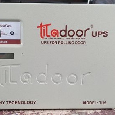 Bình Lưu Điện Cửa Cuốn Titadoor
